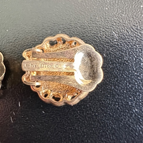 #32 18K gold plated Christian Dior vintage clip on earrings - Picture 9 of 9